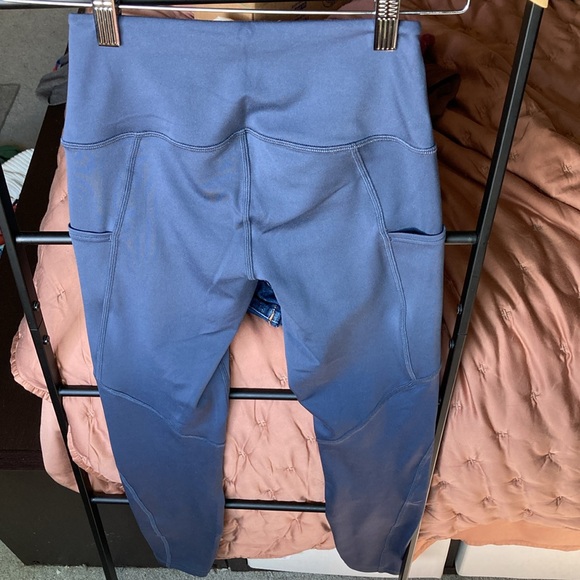 Ultra-Soft Performance Bra and Ultra-Soft Performance Pocket Legging in Blue Fog - Picture 4 of 12